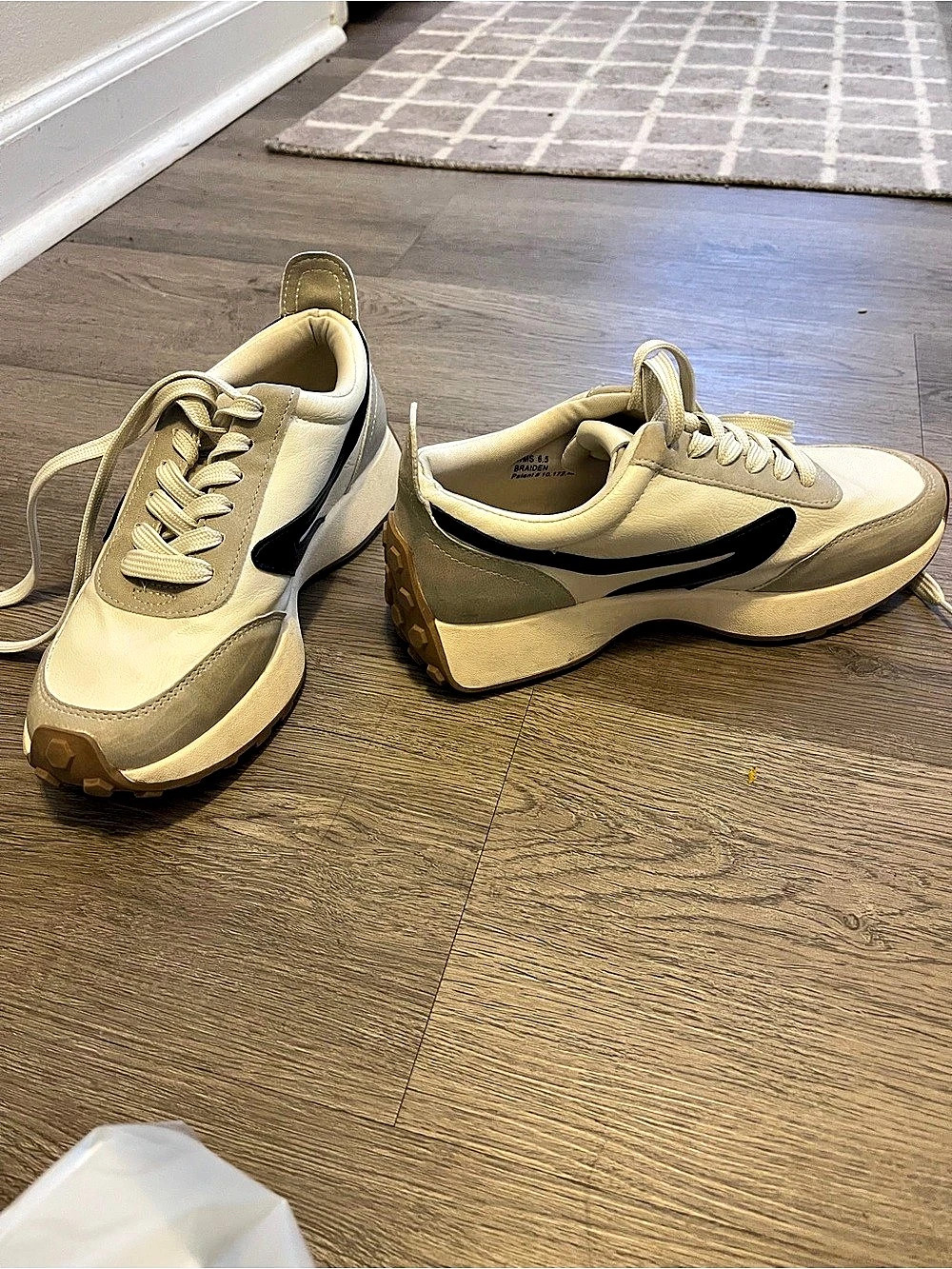 Dolce Vita Women's Sneakers Cream & Black US 6.5